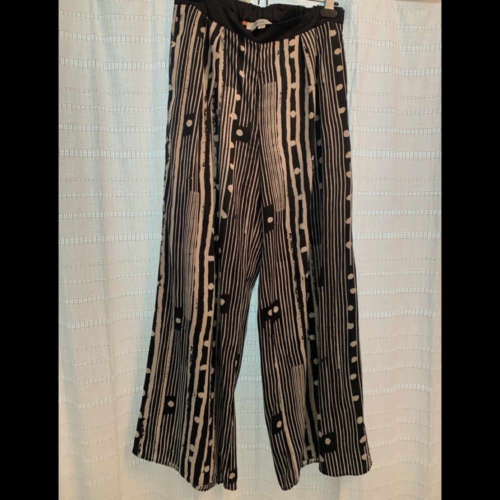 Elegant Elevenses pants, elastic waist , super comfortable